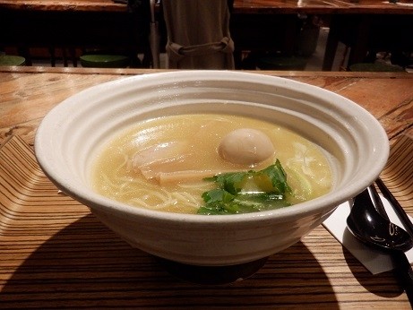 「鶏白湯ラーメン」@東京とんこつ Echika fit永田町店の写真