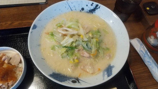 「ちゃんぽん麺並850円、ミニ鶏めしセット150円」@久保ちゃんぽん 鳥取駅前店の写真