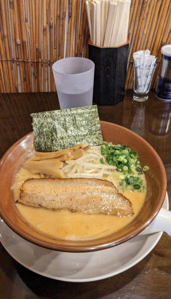 「らーめん 890円+味噌70円トッピング」@らーめんなが田の写真