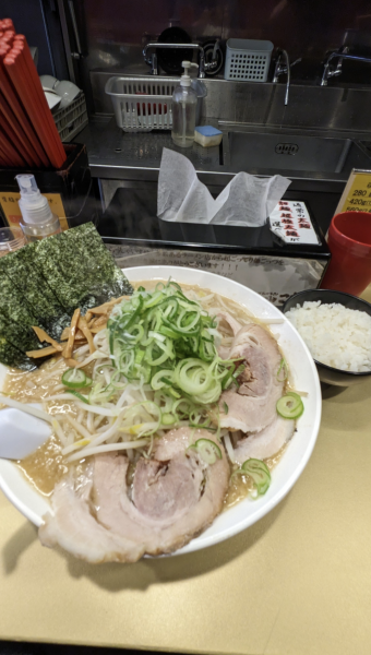 「ラーメン 850円+100円のりトッピング」@超ごってり麺 ごっつ 亀戸本店の写真