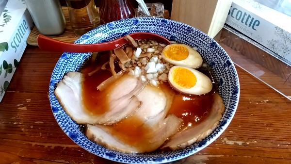 「チャーシューメン（８５０円）＋味玉（５０円）」@弘富の写真