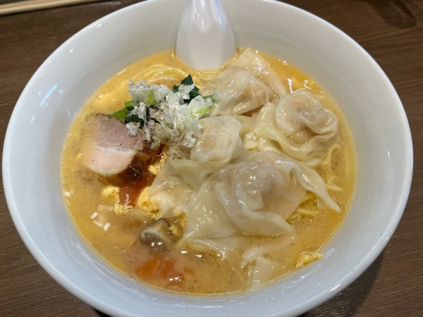 「【限定】塩トマト酸辣ワンタン麺」@雲呑麺のお店 おんわの写真