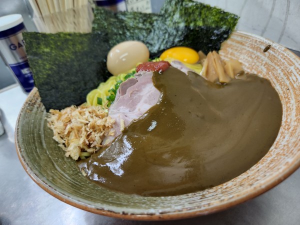 「たこ肝濃厚まぜそば塩大」@覆麺 智の写真