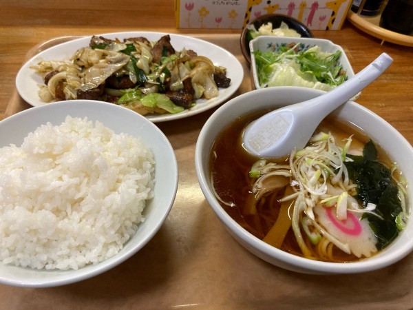 「ニラレバラーメンセット」@やまよしの写真