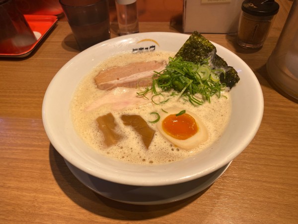 「鶏白湯魚介濃縮らーめん」@ヒキュウの写真