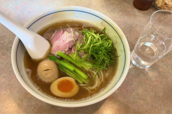 「煮干ダシ with 煮たまご」@ラーメン虎一番の写真