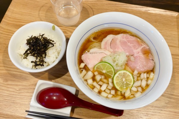 「限定 冷やしらぁ麺 with玉ねぎtp & ばら海苔ご飯山小」@煮干し中華そば 昌まさの写真
