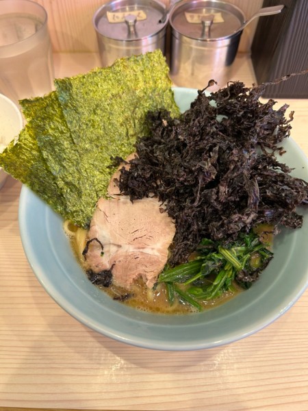 「ラーメン　TP黒バラ海苔」@家系 武の極みの写真