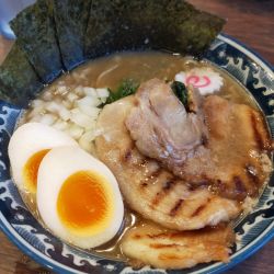特製！煮干し豚骨ラーメン