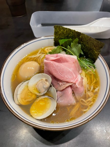 「特製蛤ラーメン＋本日の寿司」@中華そば 四つ葉の写真