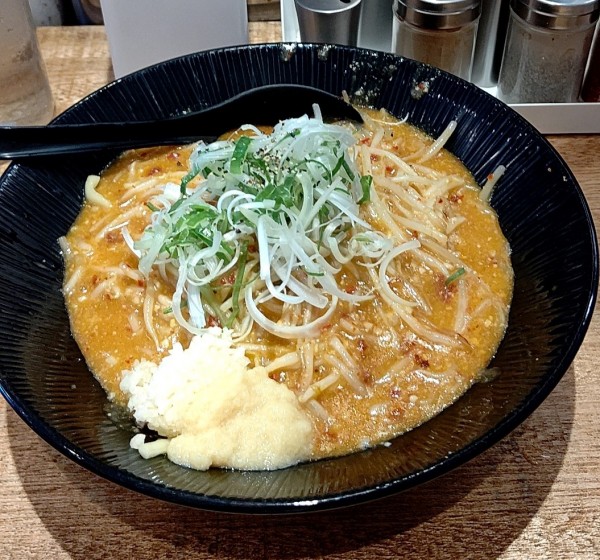 「辛味噌ラーメン800円」@大塚屋の写真