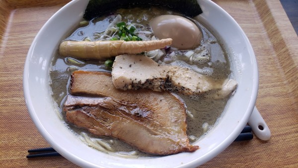 「濃厚中華そば＋味玉」@中華そば あたりの写真