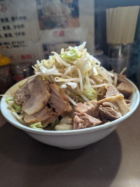 「大ラーメン+細切れチャーシュー」@ラーメン どんの写真
