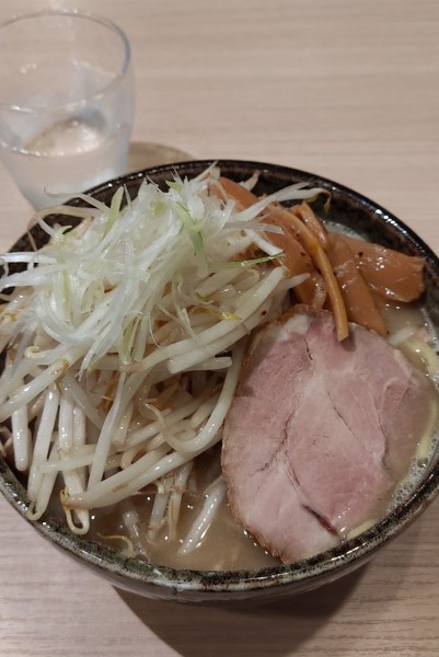 「白湯味噌らーめん＋野菜増し」@麺屋 幸生の写真