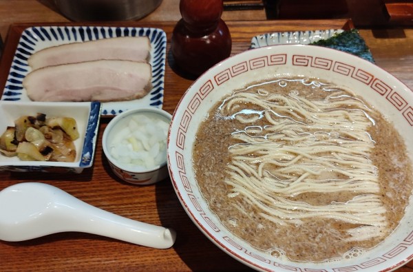 「中華そば　鯖」@炭火焼濃厚中華そば 威風堂道の写真