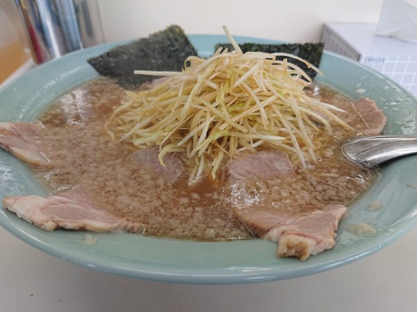 「ネギチャーシューメン(中盛)」@ラーメンショップ フラワー店の写真