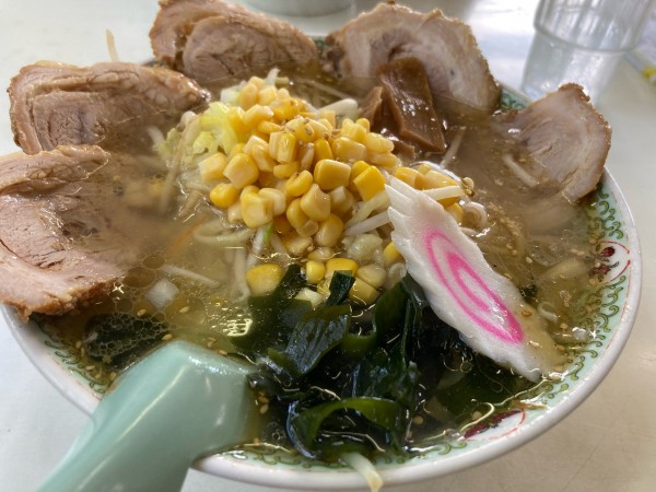 「野菜チャーシューメン」@手打ちラーメン 丸富の写真