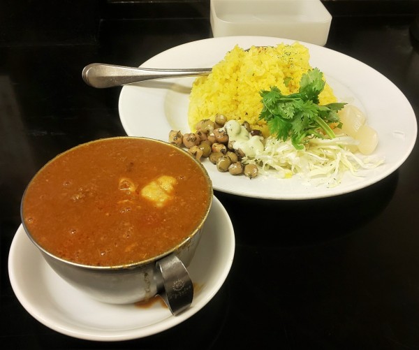 「赤い鶏カレー・ごはん大盛」@カレーは飲み物。秋葉原店の写真