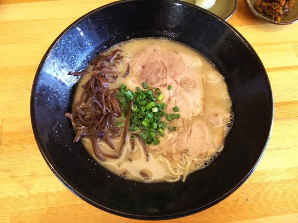 「熟成白豚骨　800円」@麺屋独虎の写真