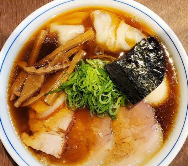 「特製らぁ麺大盛（醤油）」@らぁ麺 すぎ本の写真