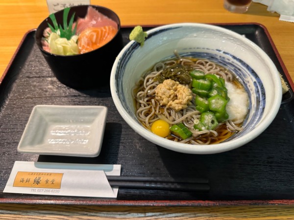 「海鮮セット（海鮮3種丼＋冷やしネバネバ食材そは）2,400円」@海鮮 縁食堂の写真