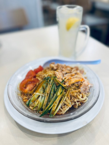 「よだれ鶏の旨辛冷し中華（￥980）他」@中国飯店 茉莉の写真