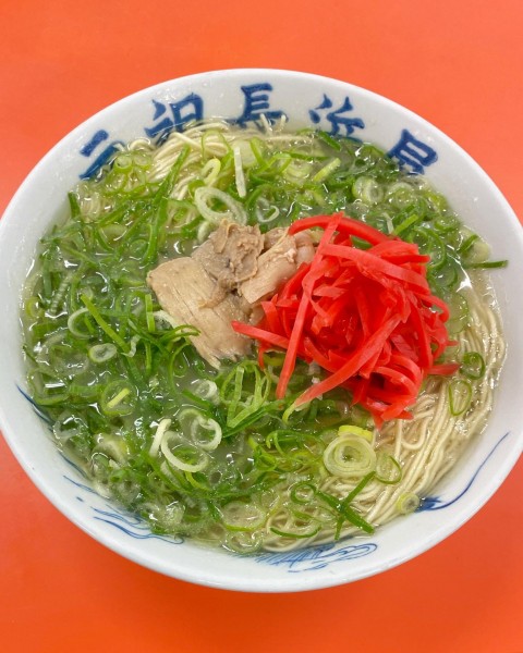 「ラーメン　カタ　替玉　替肉　（ベタナマ　ネギモリ）」@元祖 長浜屋の写真