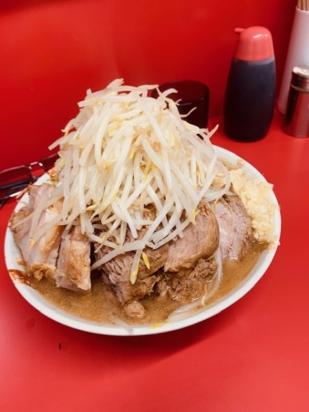 「小豚 950円（ヤサイニンニク）」@ラーメン二郎 一橋学園店の写真