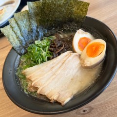 豚丼・博多とんこつ ばりかた屋 アリオ川口店の画像