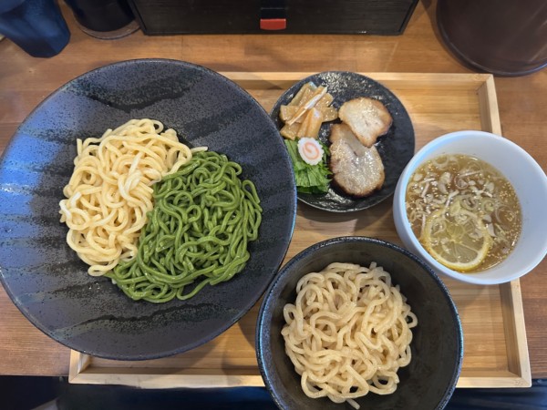 「限定・冷やし2色つけ麺 塩レモン味」@らぁめん 麺彩家の写真