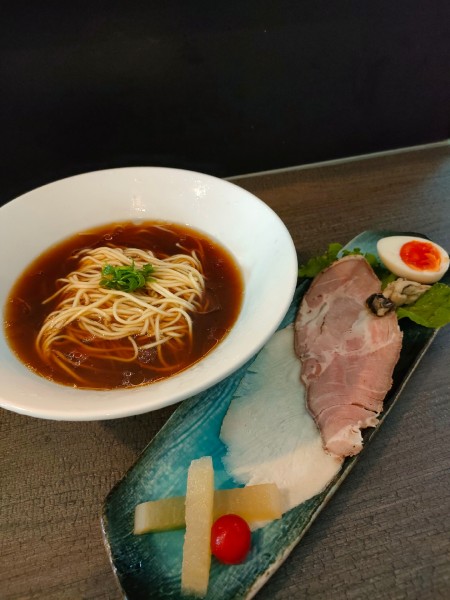 「牡蠣冷やしらーめん」@自家製麺 牡蠣工房 Uguisuの写真