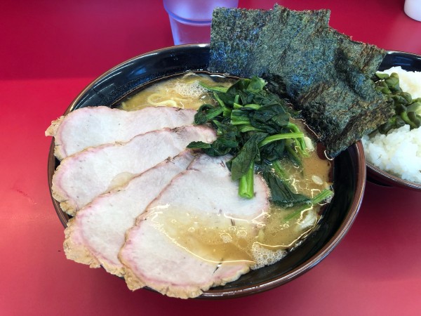 「ラーメン+チャーシュー3枚」@横浜ラーメン 相馬家の写真