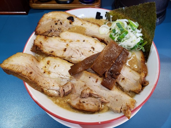 「トンコツチャーシュー増」@らーめん よし丸の写真