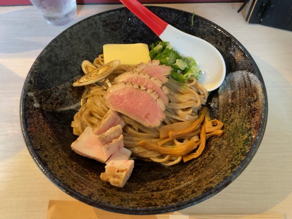 「鴨油とエシレバターの油そば」@柳麺 呉田-goden-の写真