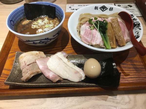 「特製濃厚鶏豚骨」@別邸たけ井 なんばラーメン一座店の写真