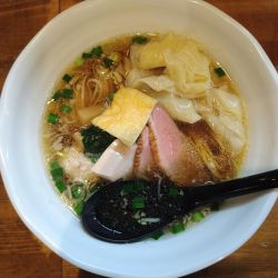 わんたん麺（鴨だし醤油）
