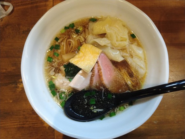 「わんたん麺（鴨だし醤油）」@鳴馬良の写真