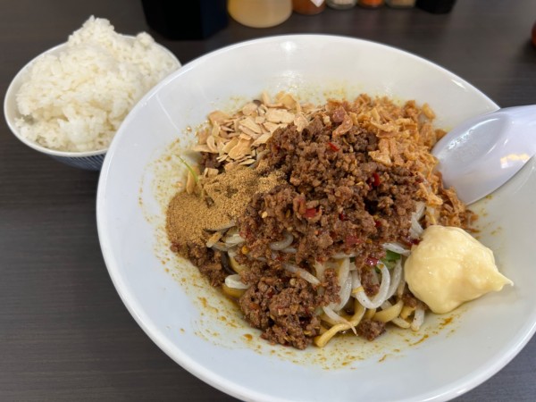 「【限定】冷やしまぜ麺 カレー味950円+小ライス60円」@元祖スタミナ満点らーめんすず鬼 狭山ヶ丘分店の写真