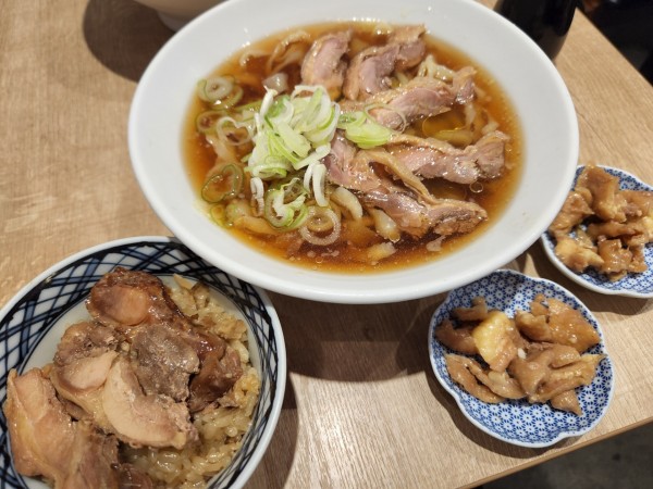 「冷やしととりめし」@手打 親鶏中華そば 綾川の写真