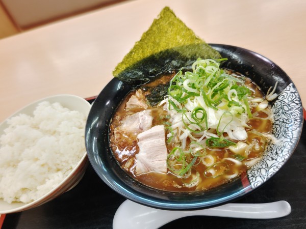 「背あぶらっく700円」@ゆにろ～ず 横戸店の写真