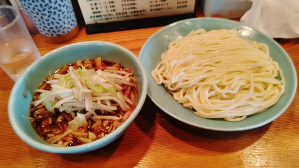 「得つけそば＋野菜１０００円（お酢抜き）」@つけそば屋 麺楽の写真
