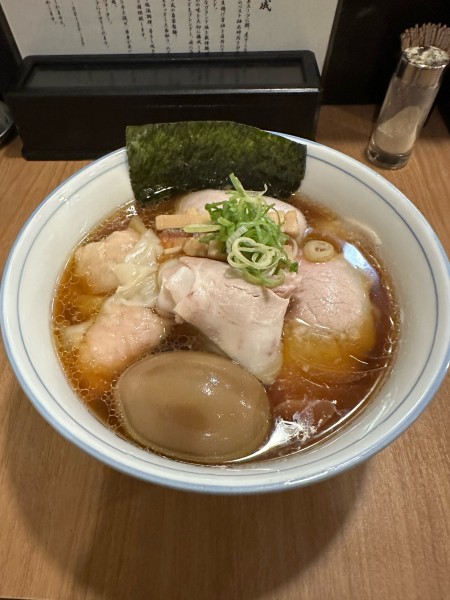 「特製醤油ラーメン」@MENクライの写真