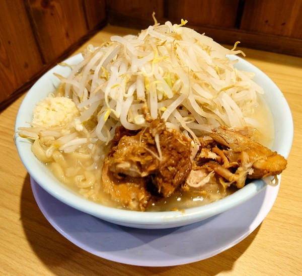 「小ラーメン（ニンニク少し、あと普通）」@豚と脂。の写真