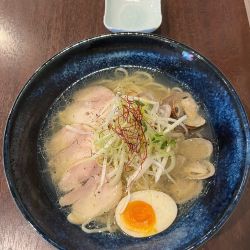 アサリ香る塩ラーメン・並 880円
