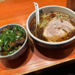 ネギ醤油ラーメン+どて丼