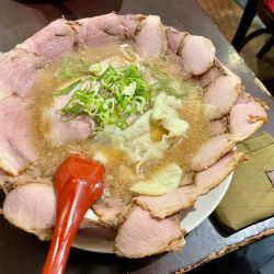 チャーシューらーめん＋ワンタン