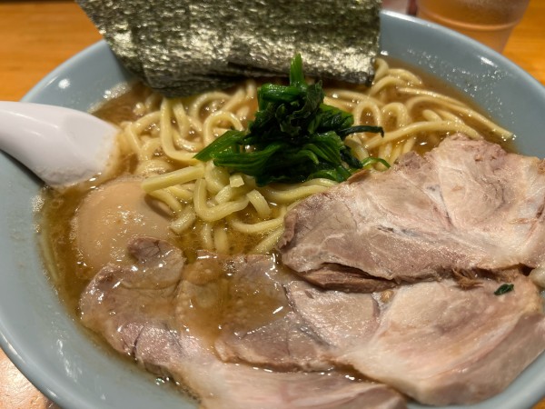 「豚骨醤油ラーメン全乗せ」@横浜家系ラーメン 平田屋の写真