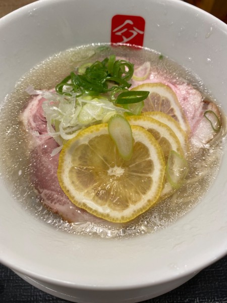 「【限定】冷やしの塩レモンそば　１５００円」@KITCHEN TAKANOの写真