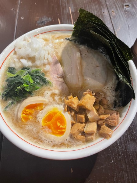 「特選ラーメン　切りチャーシュー」@中華そば 栄の写真