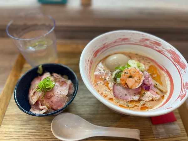 「ハーブ香る　トマトの冷やし濃厚えびそば+味玉」@えびそば 緋彩の写真